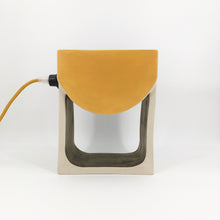 Charger l&#39;image dans la galerie, Lampe R-V /// Jaune Deep